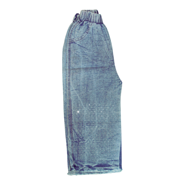 Girls black cotton top with blue denim jeans outfit